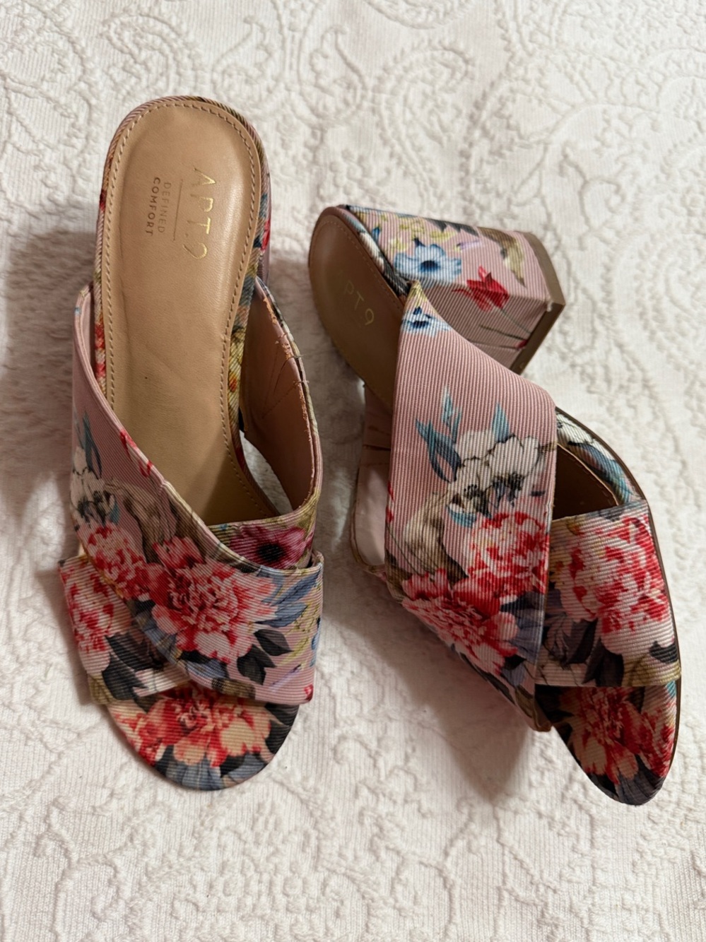 Apt. 9 Sandas Size 7M Pink Floral Block Heel Mules